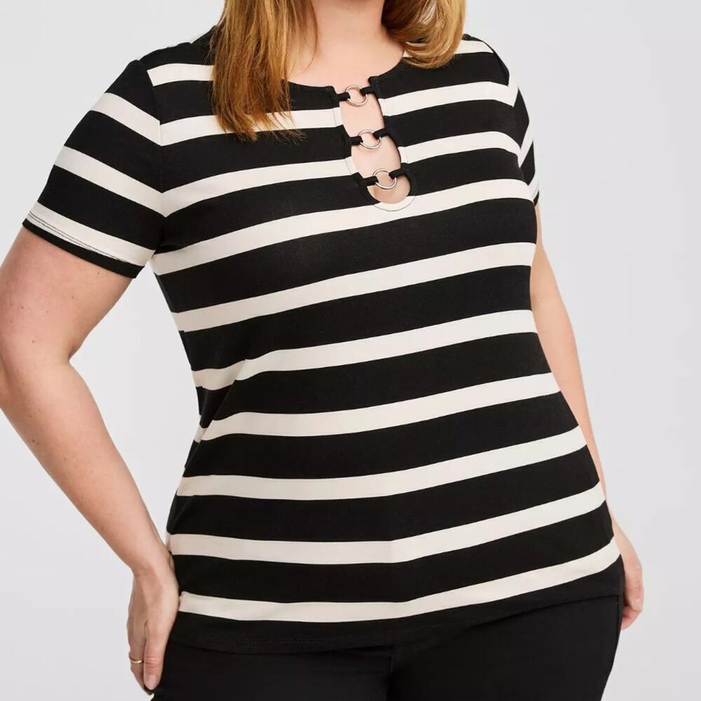 TORRID Womens Super Soft Crew Neck O-Ring Fitted Tee 1X(14-16) NWT Plus Size